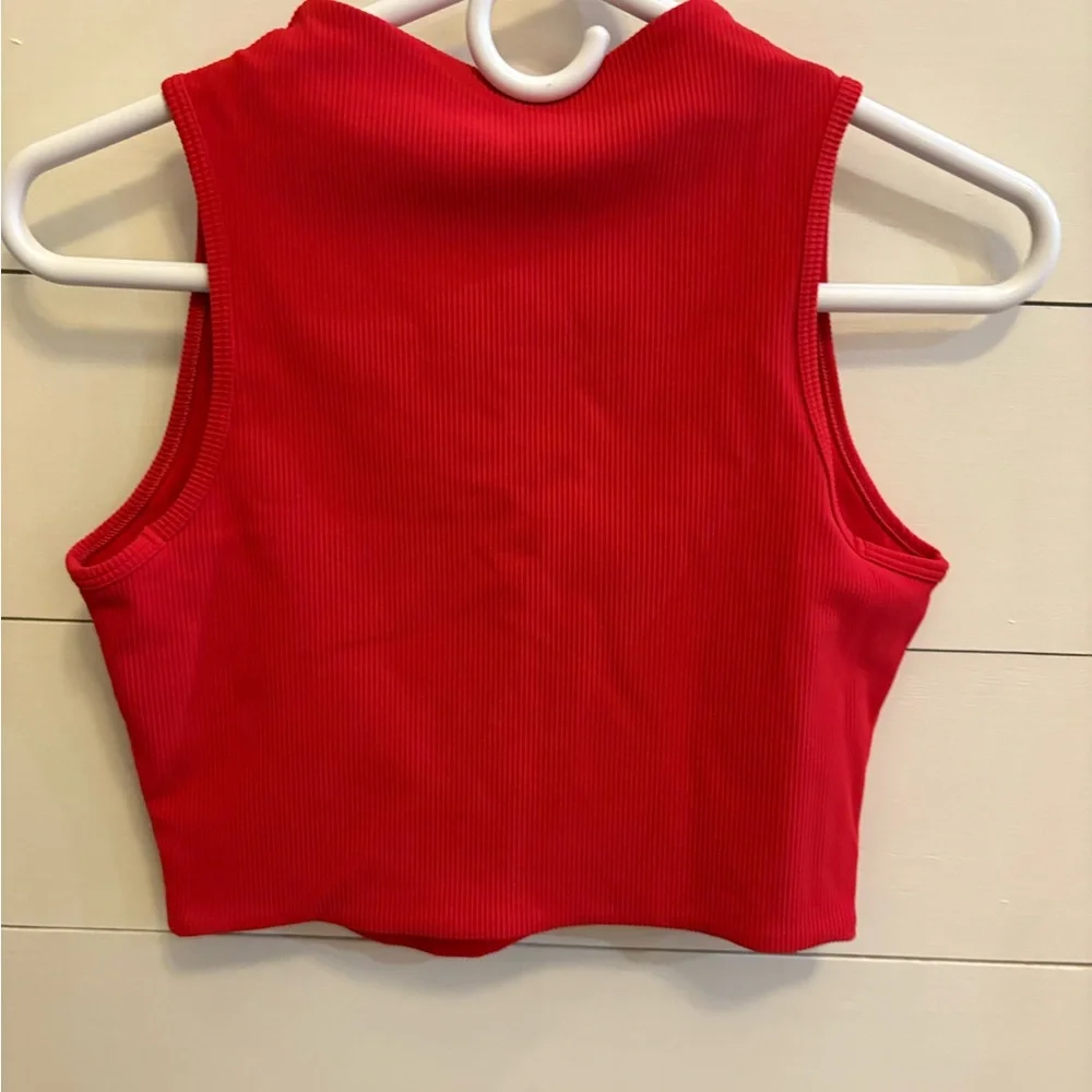 SPANX Vibrant Red Crop Top - Picture 2 of 3